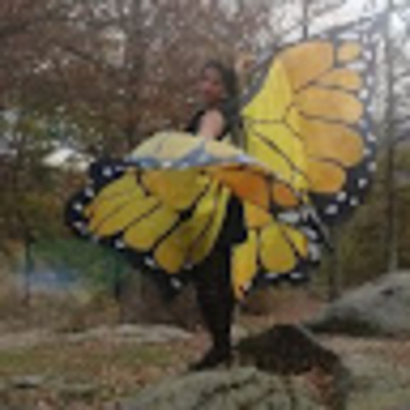 Meet your Posher, Gabriela - Picture 1 of 1